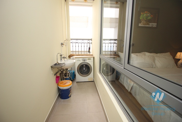 Three bedrooms apartment for rent in Vinhome Nguyen Chi Thanh, Dong Da district, Ha Noi